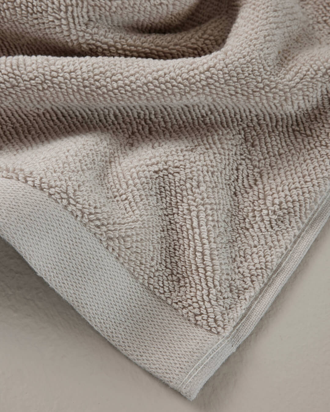 Detailaufnahme Frottee Velour Handtuch in Nature 